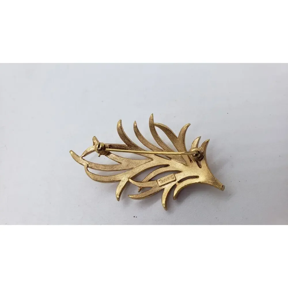 Vintage Trifari Brooch Gold Leaf shiny and matte textured mid century Signed